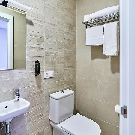 Отель Gran Via By Gaiarooms