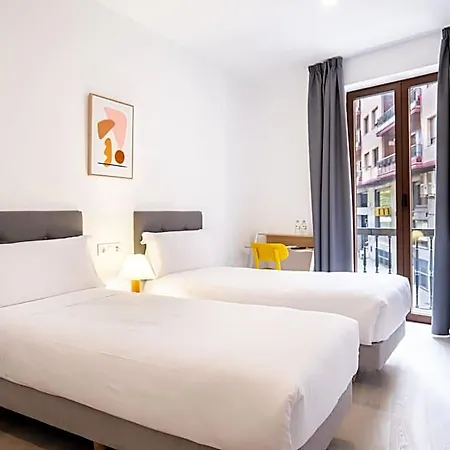 Gran Via By Gaiarooms מלון